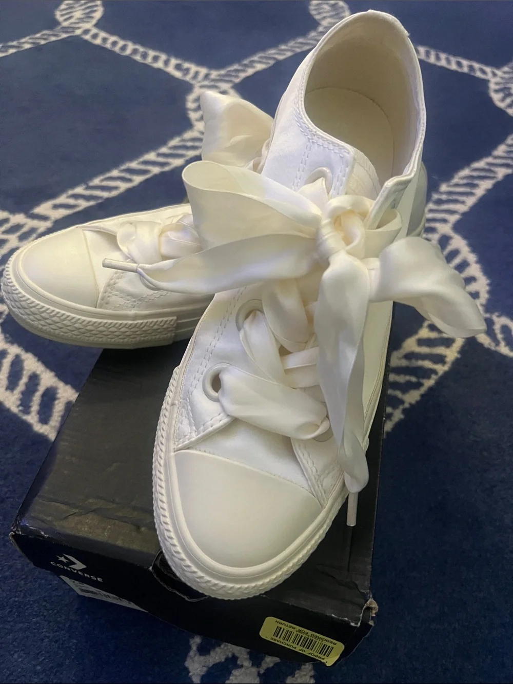 Chuck Taylor 7 1/2 Satin Ribbon cream Sneakers